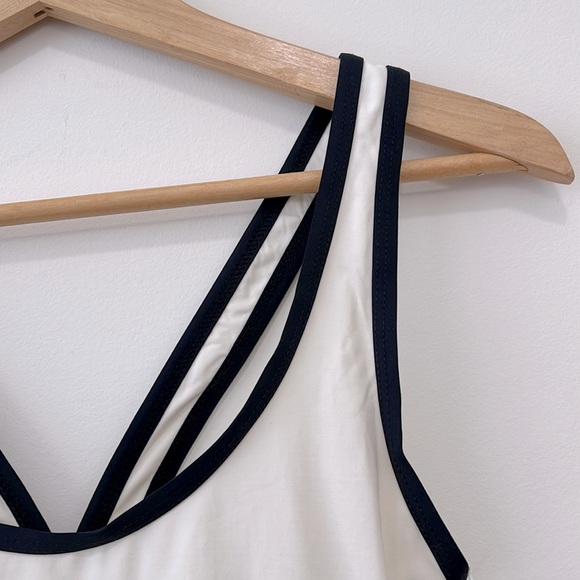 L Space Swimsuit One piece Womens Ebony White Beachwear Cream Classic Swimsuit 6 - Picture 6 of 12